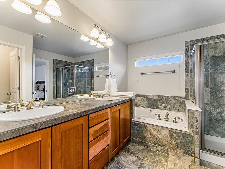2627 Rock Creek Dr — Photo 17