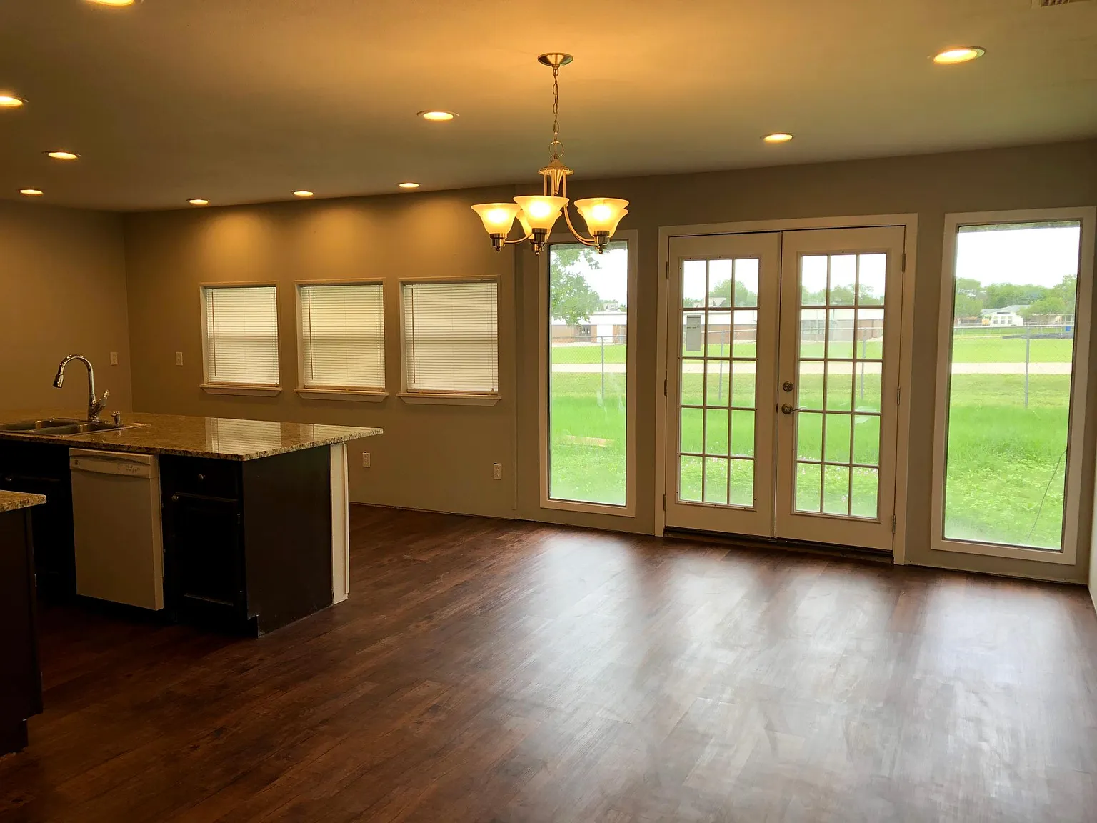 4 bed, 1520 sqft, $1,595 — Photo 4