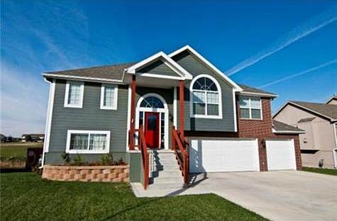 1st image of 834 N Chestnut Dr