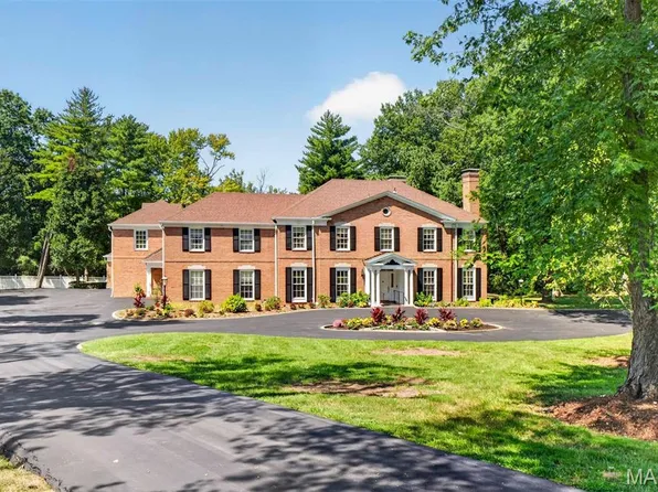 1081 Cabin Club Dr, Saint Louis, MO 63124