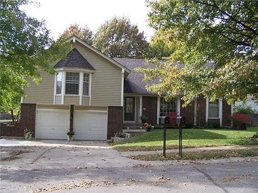 1st image of 805 NW Delwood Dr