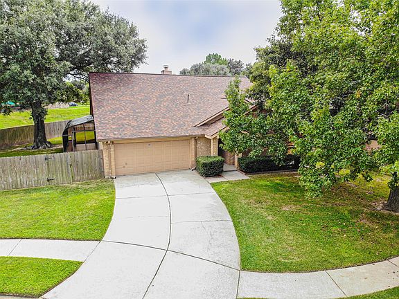 4th image of 10207 Green Valley Ln