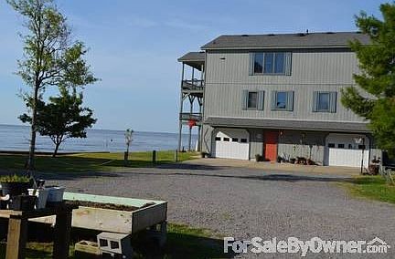 View of back of home