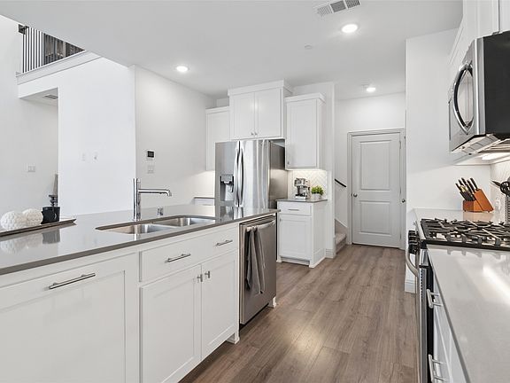 3rd image of 1336 Hill Country Pl