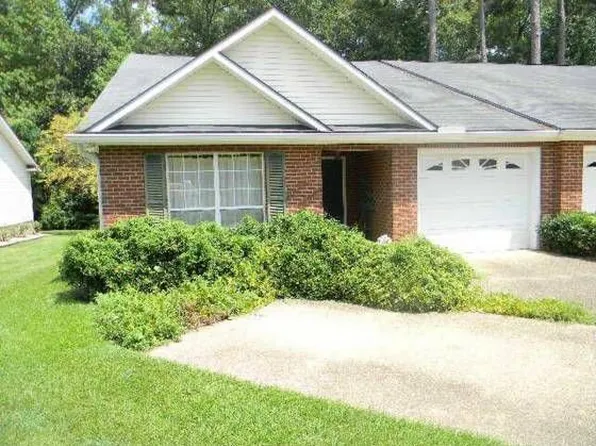 161 Lake Eagle Dr, Thomasville, GA 31792