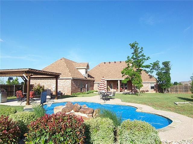 2nd image of 166 Latigo Trl