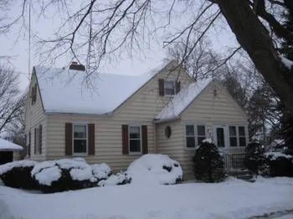 422 Hale St, Marengo, IL 60152