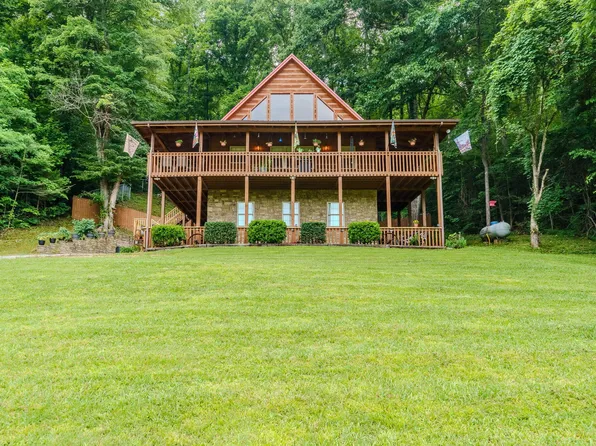 2605 Schisandra Ln, Cosby, TN 37722