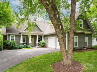 606 Vista Falls Rd, Mills River, NC 28759