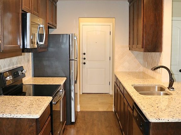 4th image of 8025 Marydean Ave