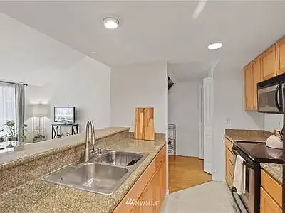 300 10th Ave #B402 — Photo 12