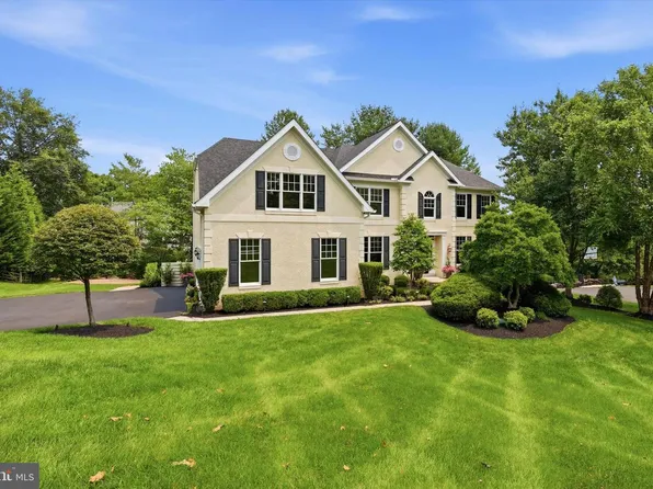 16 Heather Way, Newtown Square, PA 19073