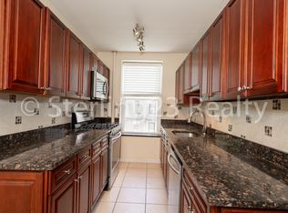 24-49 28th St #22, Astoria, NY 11102
