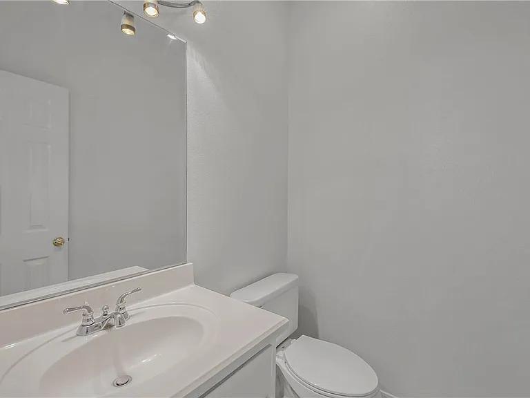 305 Stone Chase Ct — Photo 12