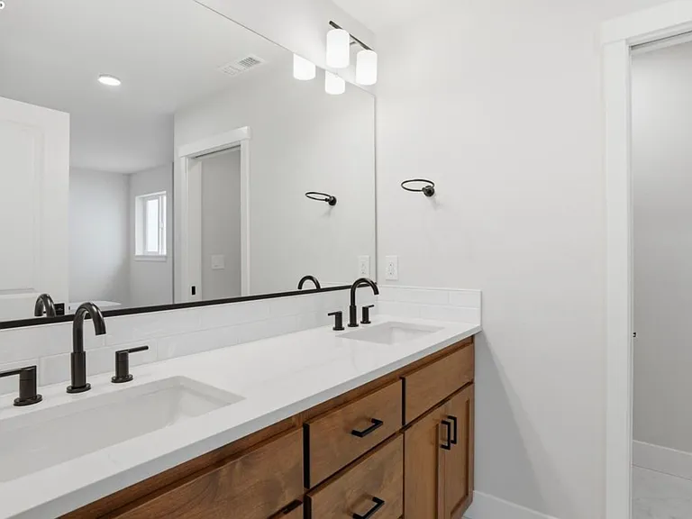 900 SE 34th Cir — Photo 25