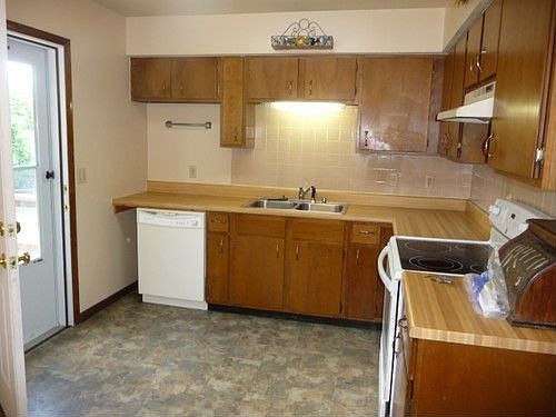 3rd image of 1909 Davis Dr