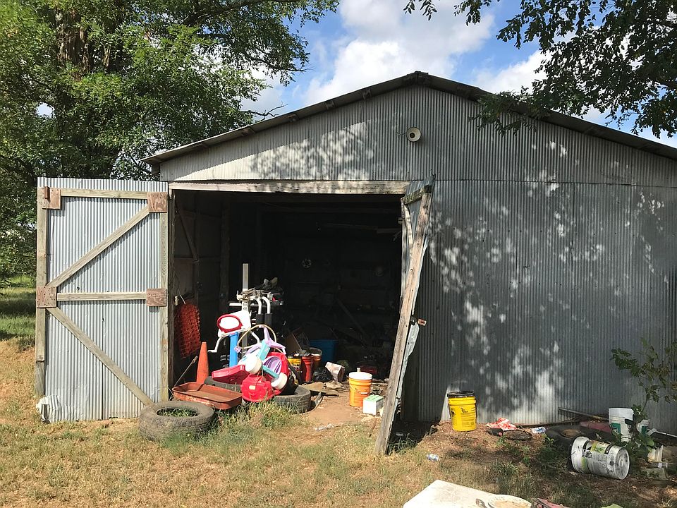 2nd image of 2142 County Road 2201
