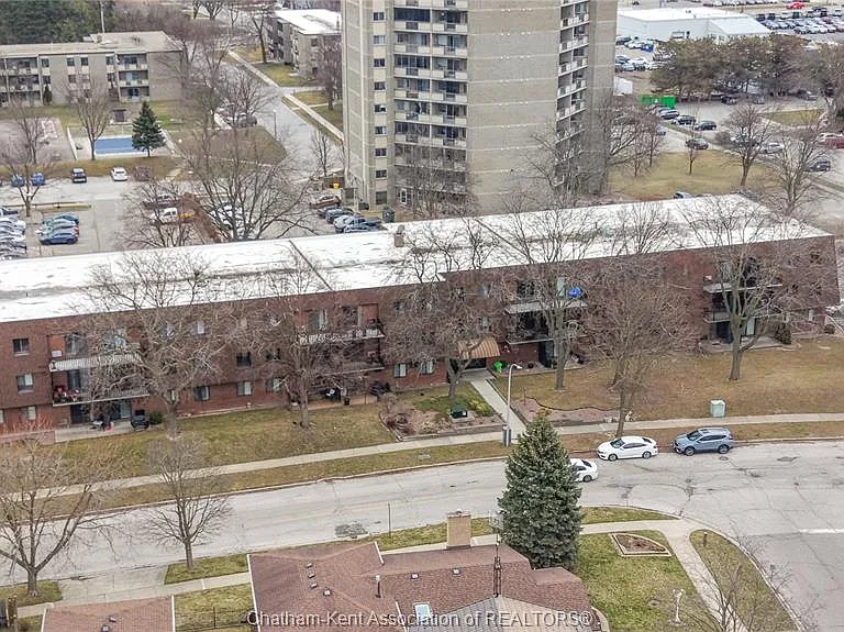 225 Campus Pkwy #117 — Photo 36
