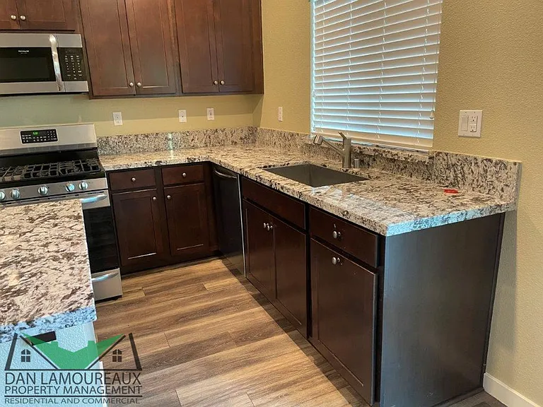2121 Millsap Pl — Photo 8
