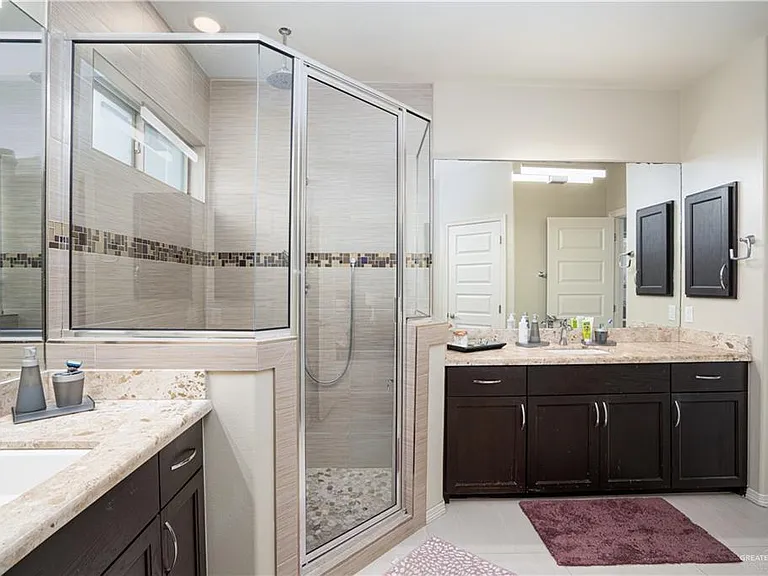 2425 Pebble St — Photo 20