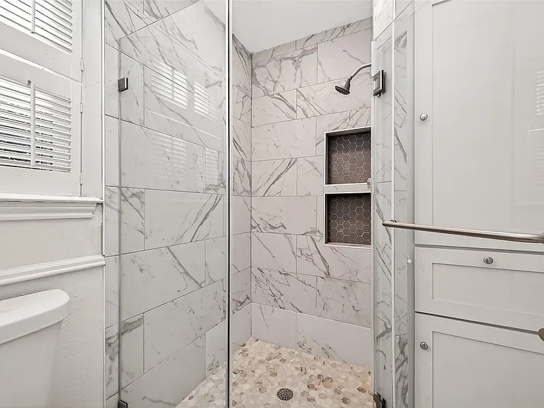 10602 Longmont Dr — Photo 43