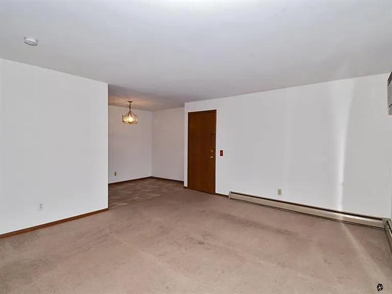2721 Westview Ct — Photo 4