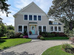 11 Fairport Ave, Narragansett, RI 02882