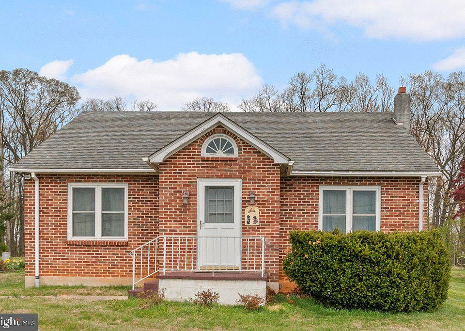 1st image of 21119 Ridge Rd