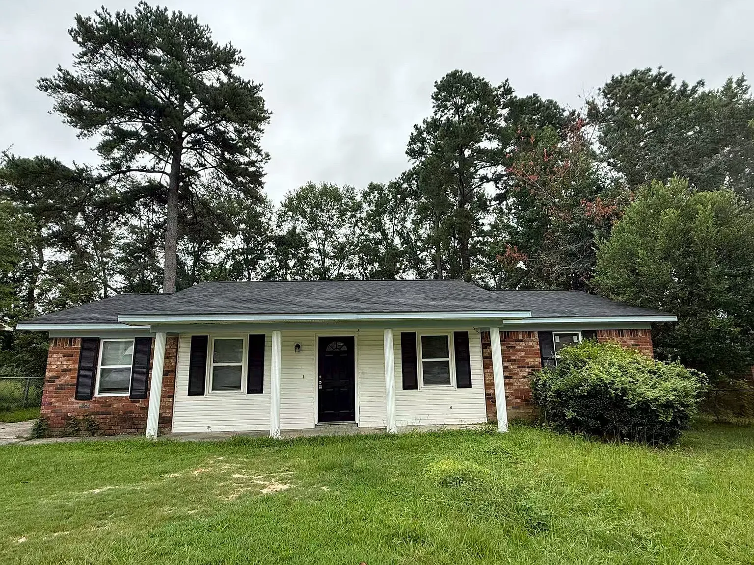 3626 Cameron Dr — Photo 2