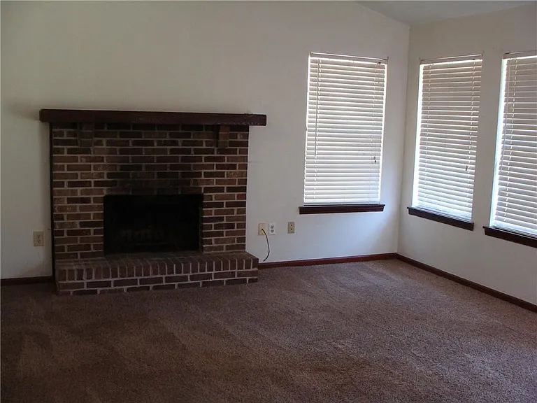 2331 Newgate Dr — Photo 13