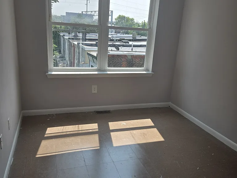 3609 N 21st St — Photo 8