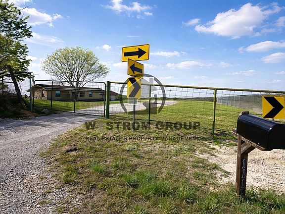 2nd image of 1119 Salt Creek Rd