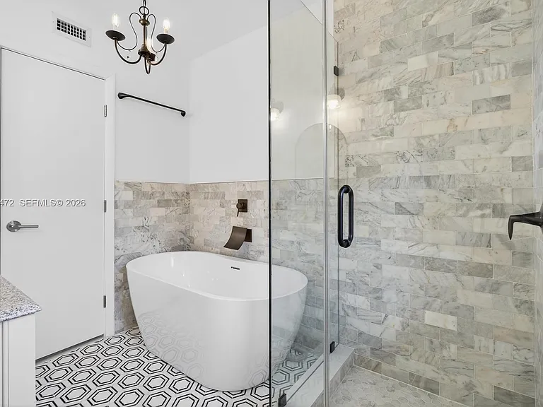 6395 SW 42nd Ter — Photo 11