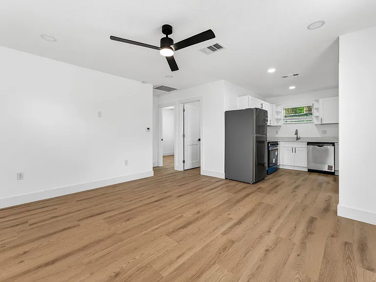 5907 8th Ave S — Photo 3