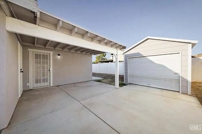 21231 Corwin St — Photo 5