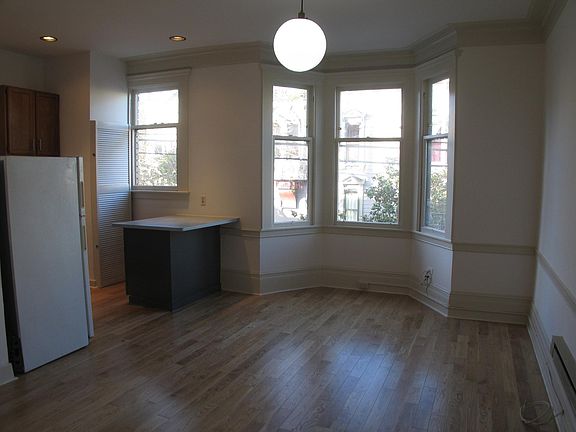 2nd image of 909 Page St APT 6