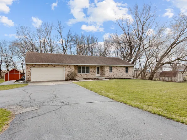 812 E Railroad St, Kingston, IL 60145