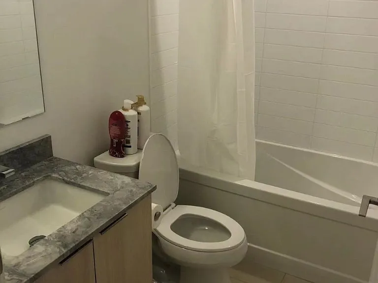 501 Yonge St #4410 — Photo 5