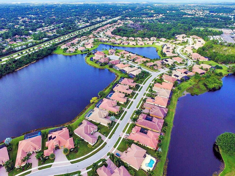 1st image of 824 SW Grand Reserves Blvd
