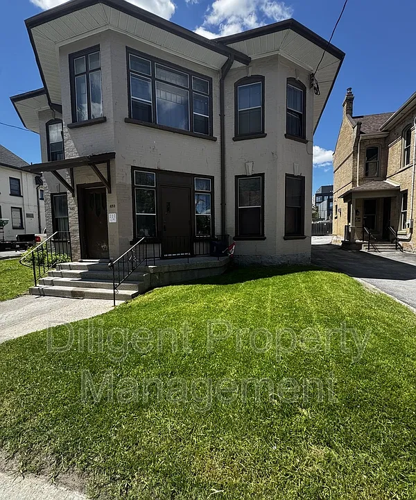 451 Water St #4