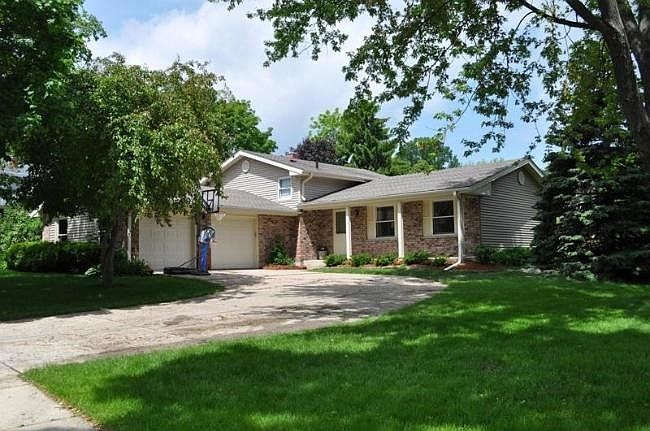 1st image of 2708 Sussex Ln