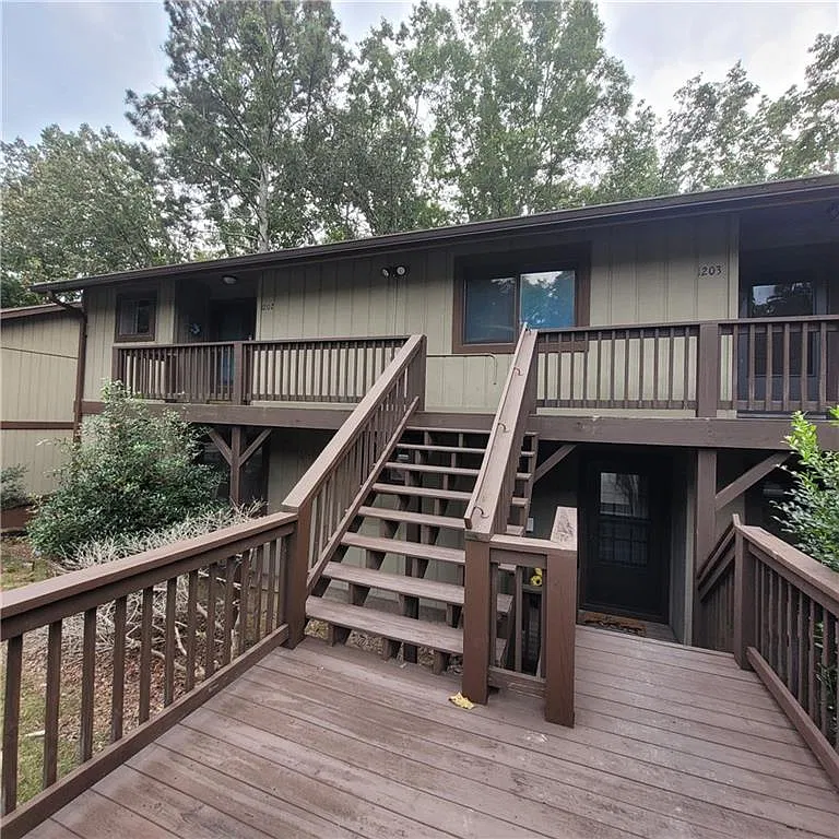 2 bed, 2.0 bath, 990 sqft, $1,800 — Photo 3