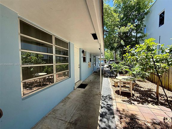 5th image of 1417 NE 5th Ave