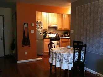 Rented by Cezanne Outlet LLC