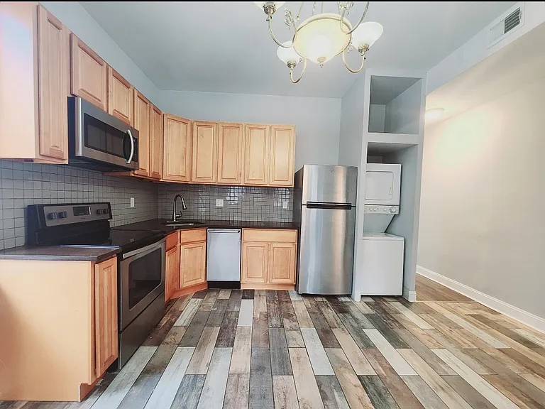 829 S Saint Bernard St #1 — Photo 1