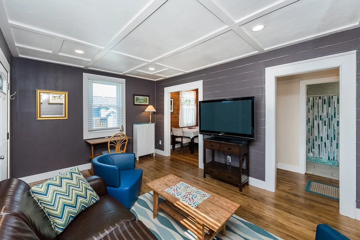 3 bed, 800 sqft, $2,500 — Photo 3