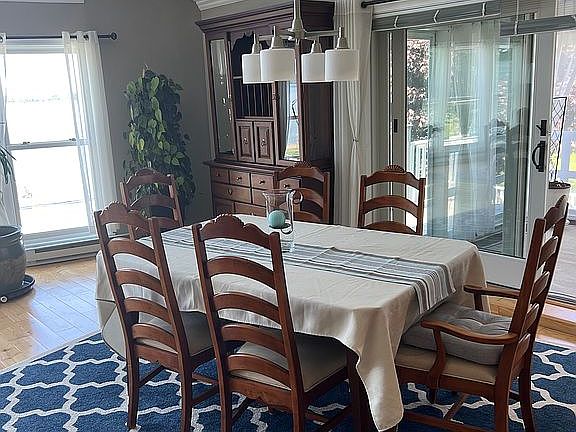 3rd image of 320 Crescent Dr