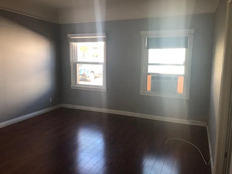 114 W Eulalia St #4 — Photo 5