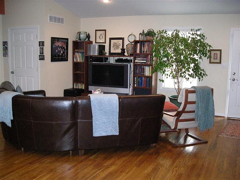 2nd image of 2517 Bridle Ct