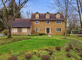 742 Gatehouse Ln, Columbus, OH 43235